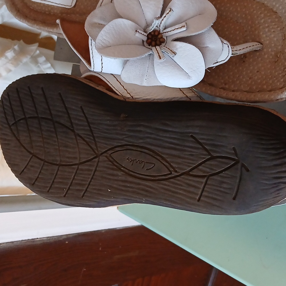 White Leather Clarks Artisan Sandals 8 And 1/2 - Picture 7 of 10